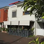 Mezzaluna 3*