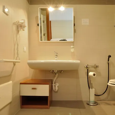 Mezzaluna 3*