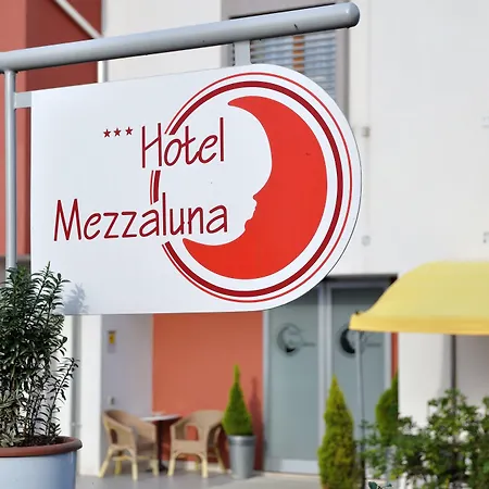 Hotel Mezzaluna 3*