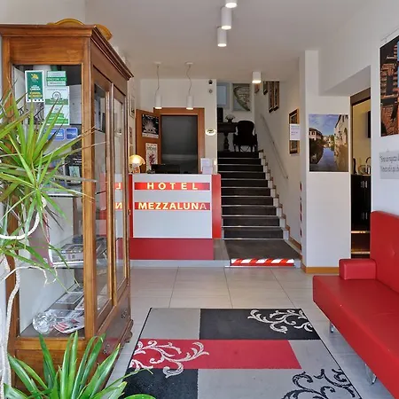 Mezzaluna Τρεβίζο