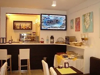 Mezzaluna Hotel