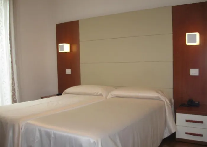 メッザルーナ ホテル 3*