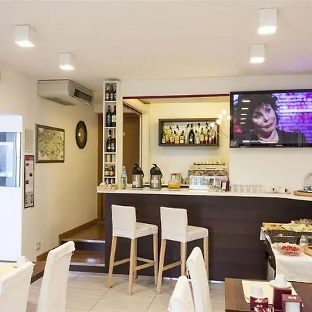 Mezzaluna 3*