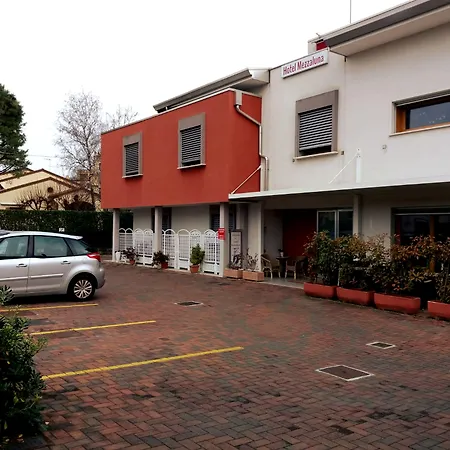 Hotel Mezzaluna