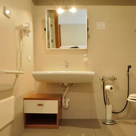 Mezzaluna 3*