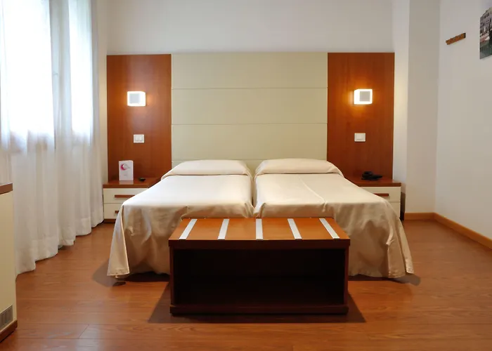 Hotell Mezzaluna 3*