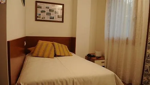 Mezzaluna Hotell 3*