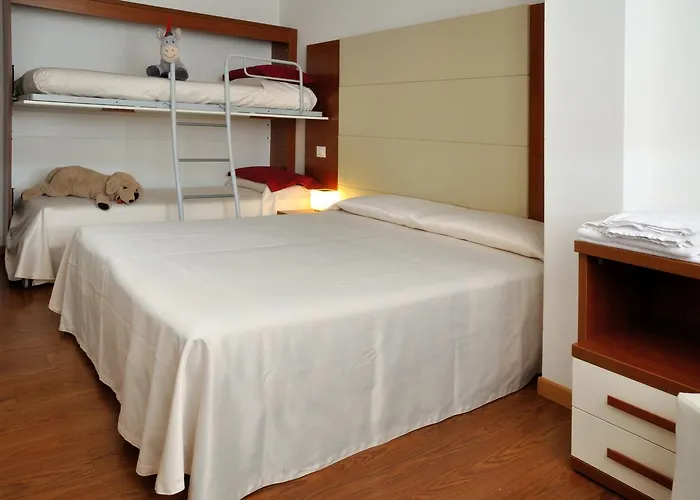Mezzaluna Hotell 3*